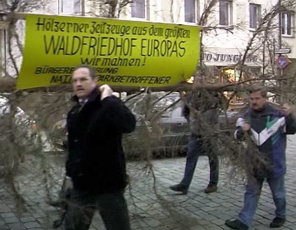Der wilde Wald: Protestmarsch (c) Lisa Eder Film