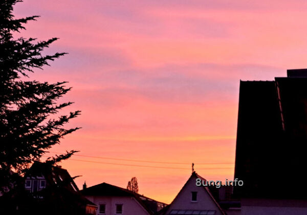 Wetterprognose März 2024 mittels der 12 Rauhnächte: Abendhimmel in rosa, orange, grau